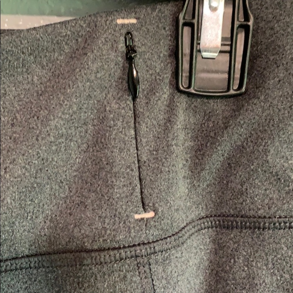 Calia (Carrie Underwood) leggings - Picture 2 of 6